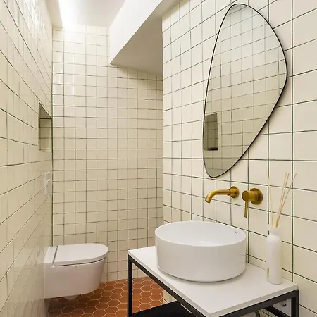 Whome Historic Centre Modern Masterpiece W River Views *