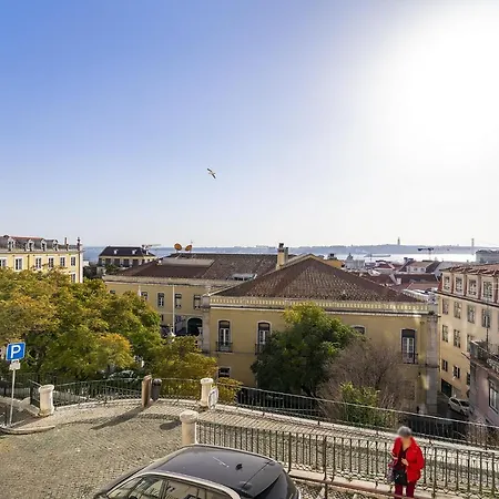 Whome Historic Centre Modern Masterpiece W River Views Apartment Lisbon
